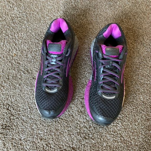 SOLD Brooks Ariel Anthracite Purple Running Shoes - Picture 4 of 8